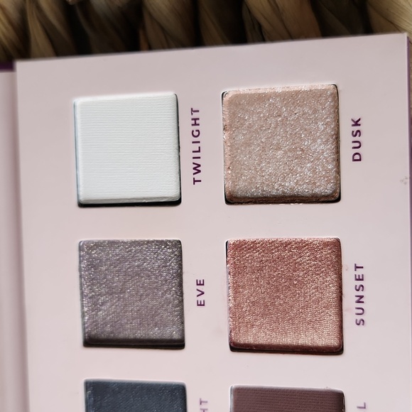 Blinc | Limited Edition Shadow Pallet - Picture 2 of 4